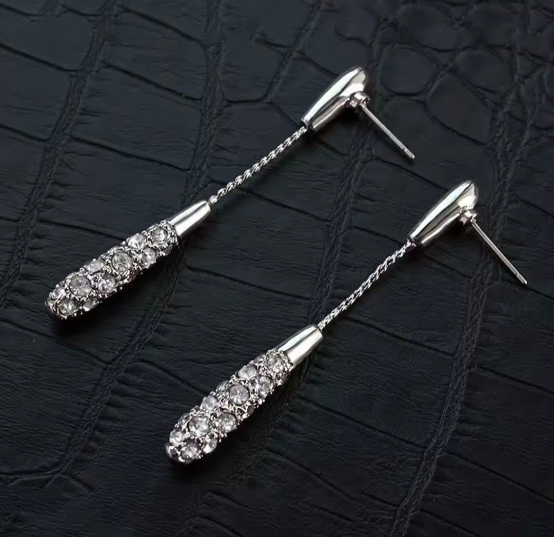 Elegant Long Drop-Shaped Alloy Earrings