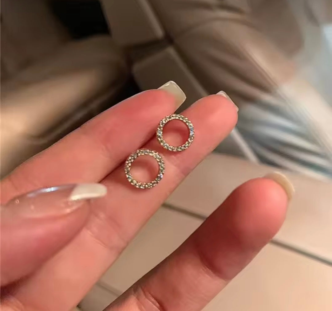 Mini Loop Stud.