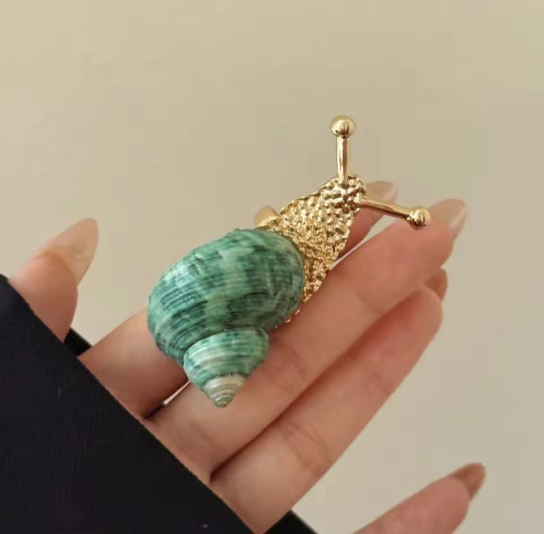 Natural Shell Exaggerated Snail Ring