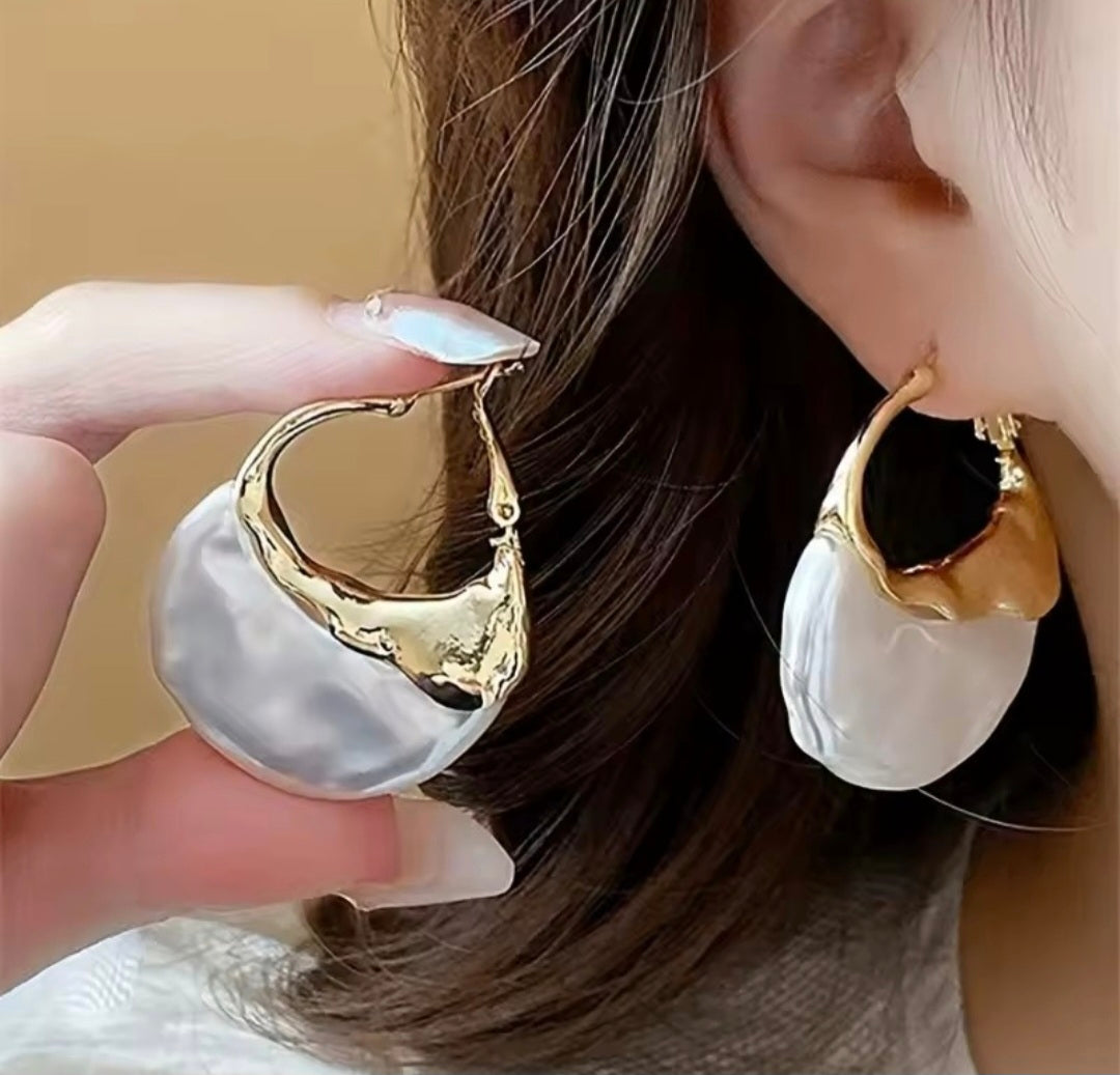 Wide Pearl Earring