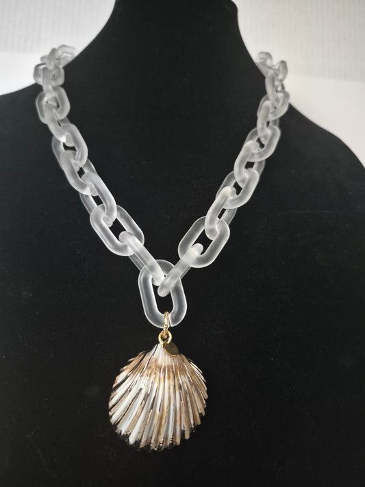 Golden Shell Necklace