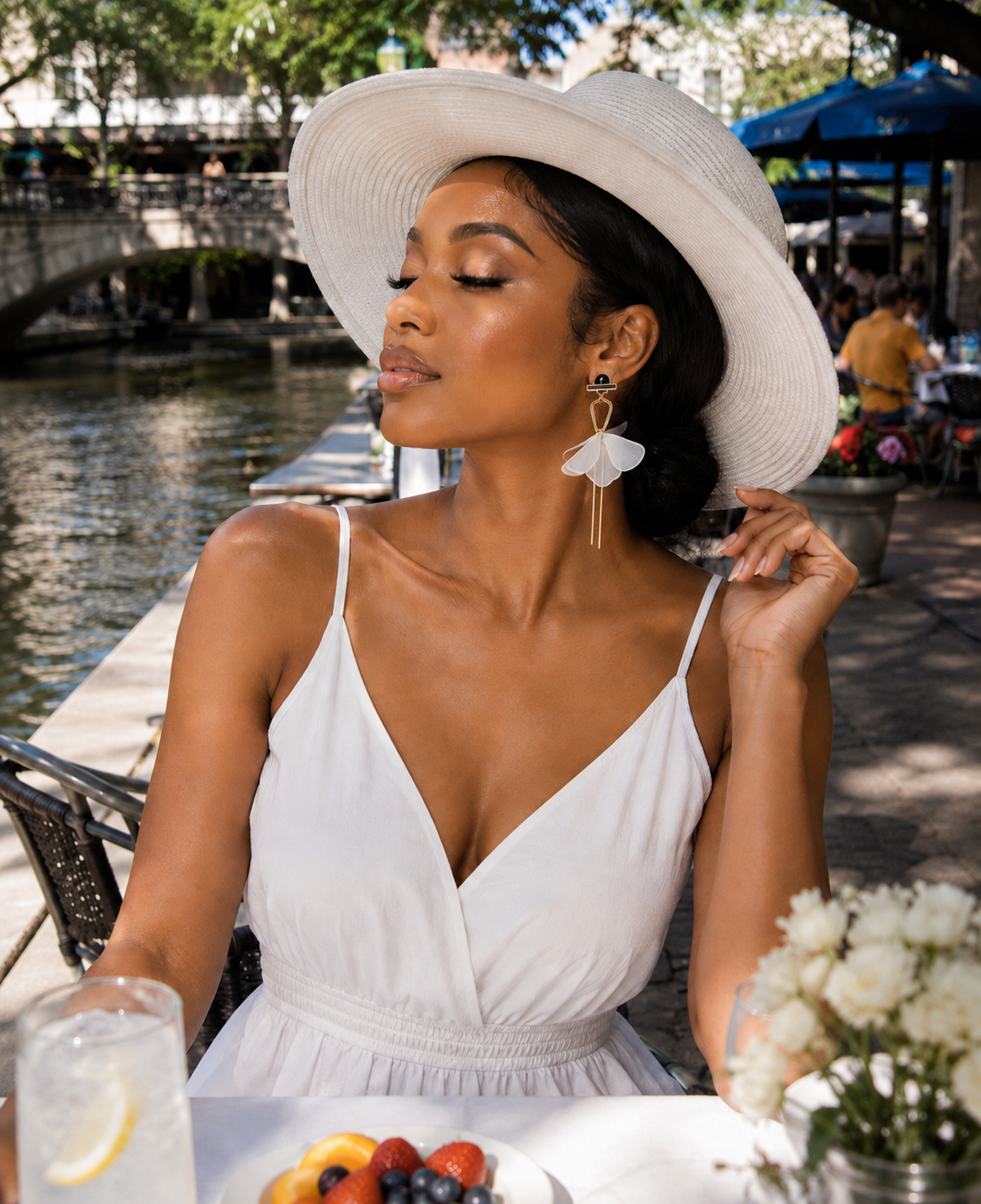 Fashionable Lady Drop Earrings