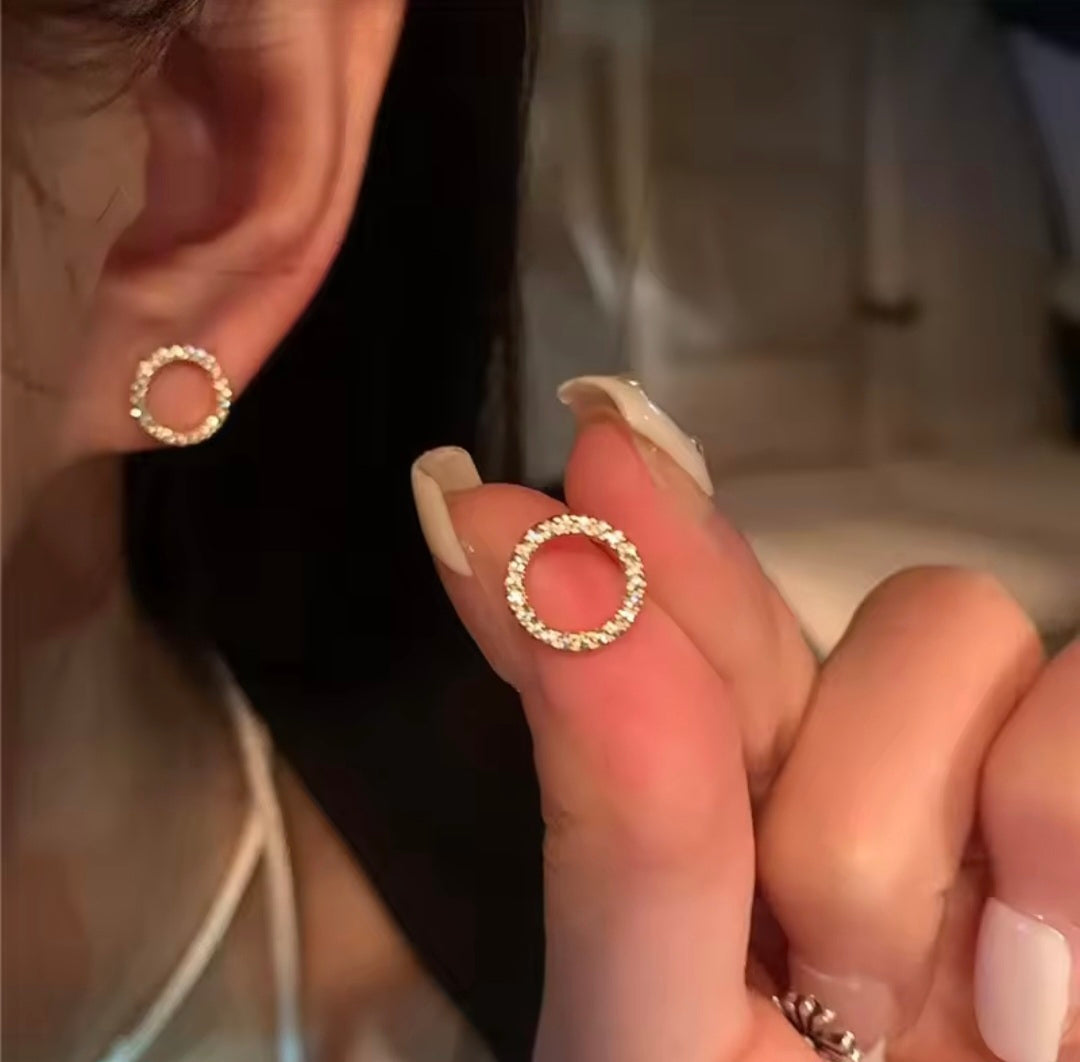 Mini Loop Stud.